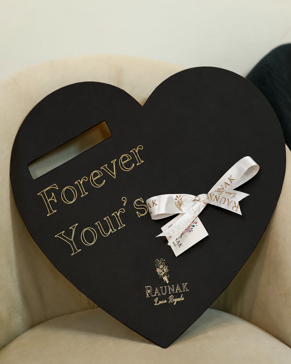 Yours Heart Gift Box – Black